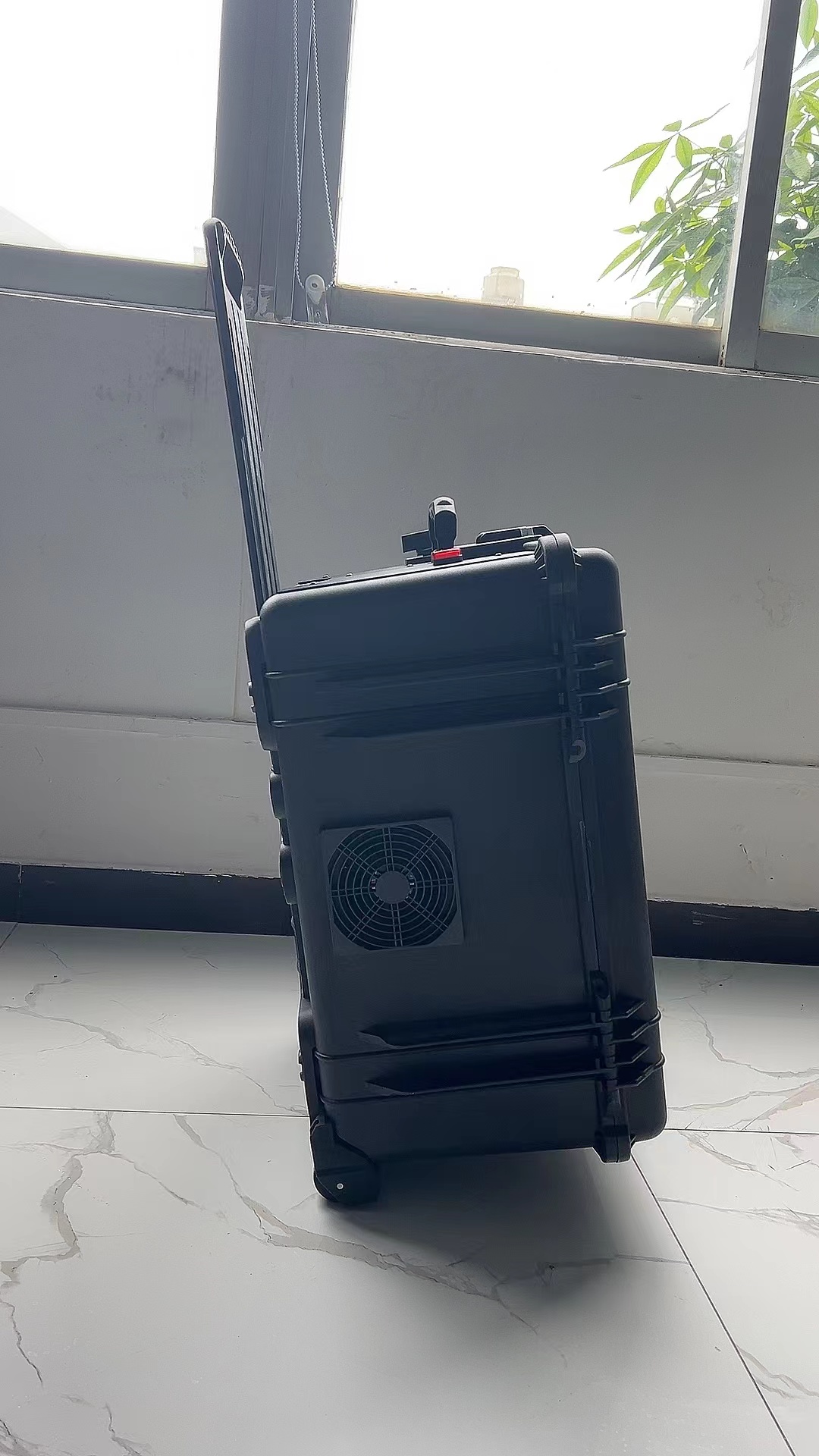 振兴手拉箱型移动通信干扰器